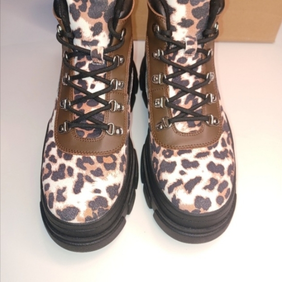 NEW Steve Madden Leather Vermont Animal Print Lug Sole Boots Sz 7.5 New In Box - Picture 3 of 7
